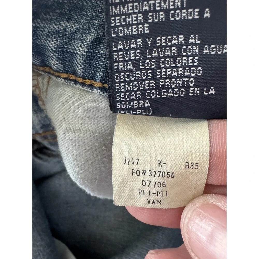 Tommy Hilfiger note there